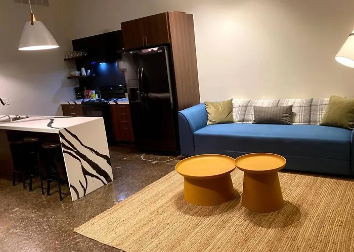 Apartment 3e-*new* -5 Min From Downtown, Sleeps 4